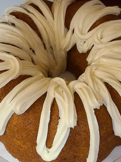 A picture of Mango cheesecake cake.