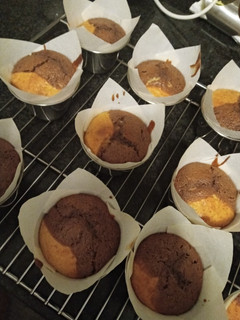 Una foto de Muffins de dos colores