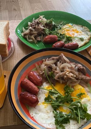 Hình của món Bò né sốt me.