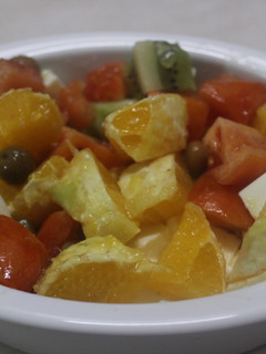 Una foto de Ensalada de naranja y queso fresco
