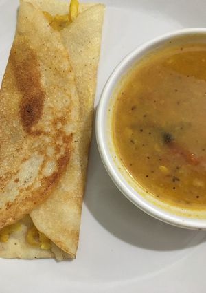 A picture of Semolina stuffed Dosa.