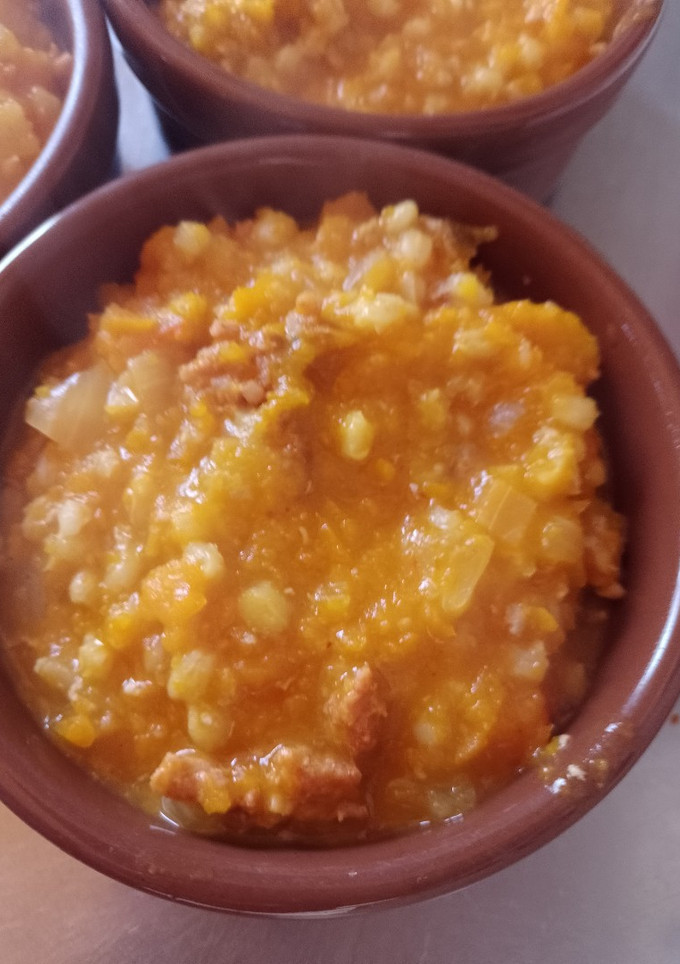 Una foto de Cazuela de trigo y zapallo 😋💚🍲