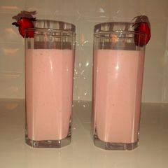A picture of Strawberry MilkShake.