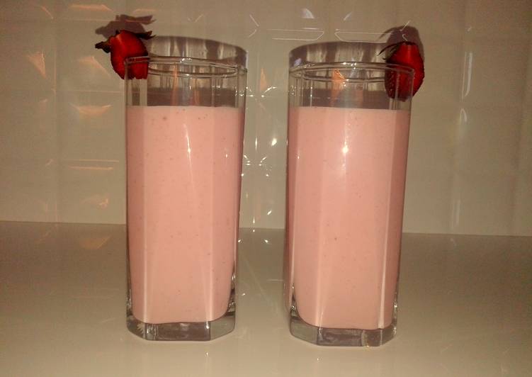 Easiest Way to Prepare Homemade Strawberry MilkShake