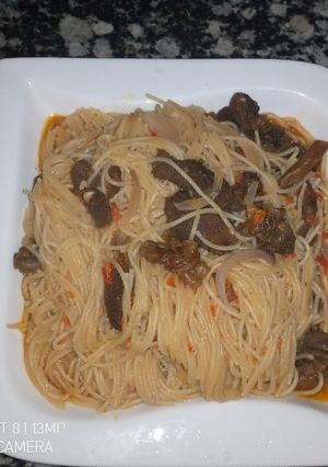 Jollof din taliya da kayan ciki ainihin hoton girkin
