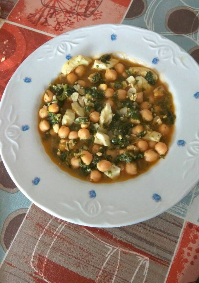 Una foto de Potaje de garbanzos con espinacas
