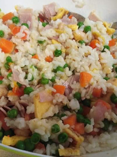 Una foto de Arroz tres delicias