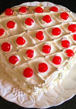 A picture of Heart Shaped Chiffon cake:.