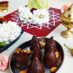 Ragi badam karupatti kozhukattai/Finger millet almond modak A picture of Ragi badam karupatti kozhukattai/Finger millet almond modak.
