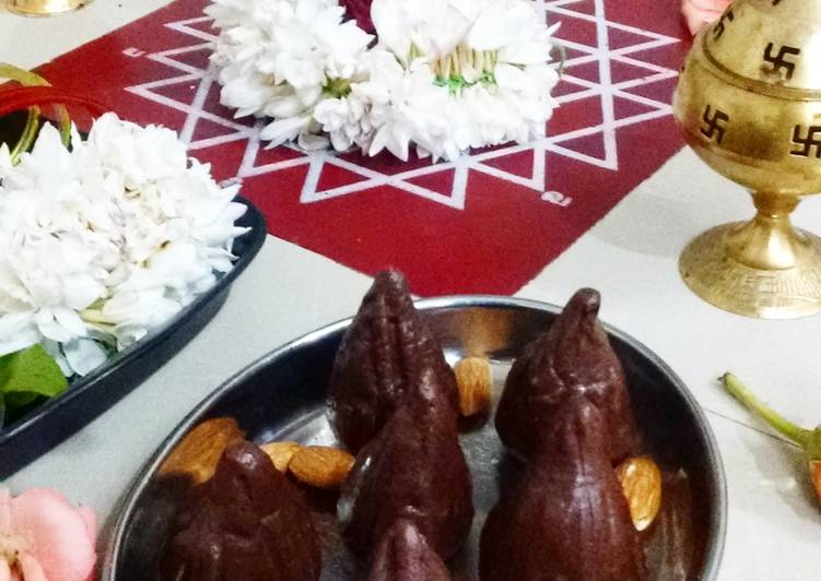 Simple Way to Prepare Favorite Ragi badam karupatti kozhukattai/Finger millet almond modak