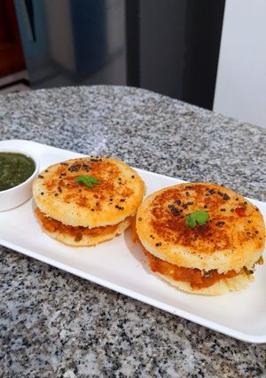 A picture of Idli Sandwich.