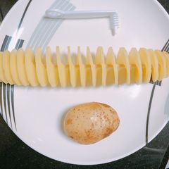 A picture of Fried Spiral Potatoes.