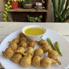 A picture of Methi Gota.