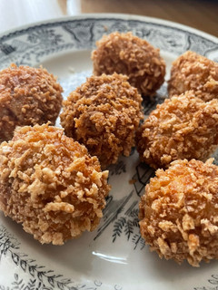 Una foto de Croquetas de pollo a l’ast 🍗