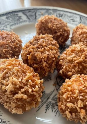 Una foto de Croquetas de pollo a l’ast 🍗