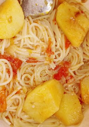 A picture of Spaghetti with potatoes.
