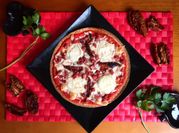 Una foto de pizza sin harina saludable