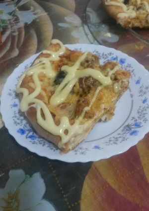 صورة لوصفة بيتزا نقانق و صدر دجاج