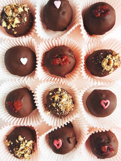 A picture of Chocolate cookie truffles.