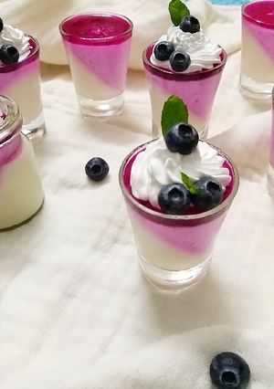 Hình của món Mousse thanh long đỏ.