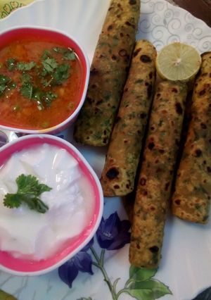 A picture of Gujarati thepla with aloo veg & curd.
