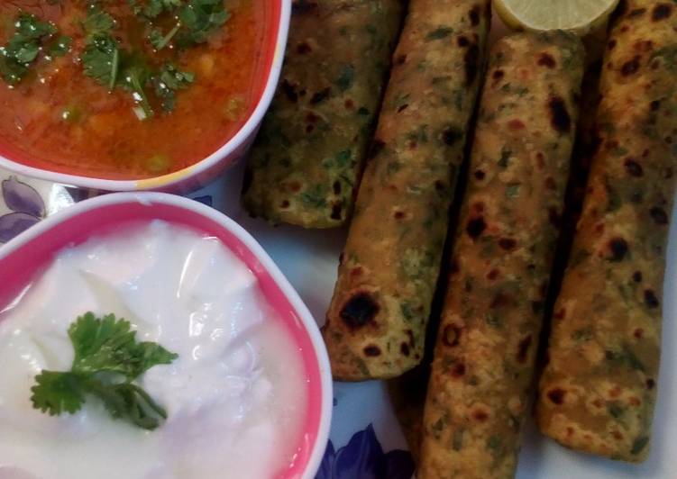 Recipe of Favorite Gujarati thepla with aloo veg &amp; curd