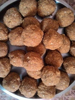 A picture of Jaggery Besan Ladoo.