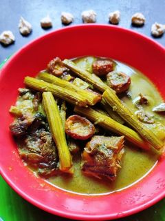 সজনে ডাঁটা  দিয়ে শুক্তো (sajne dantar shukto recipe in Bengali) রেসিপির প্রধান ছবি