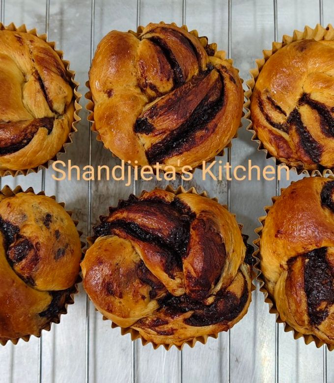 Porno: Semiz yigit yosh qizni sikadi Yuliya Mixalkova dikni soradi