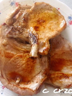 Una foto de Chuletas de cerdo con romero