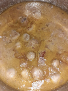 Una foto de Albóndigas en salsa con champiñones