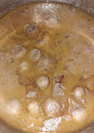 Una foto de Albóndigas en salsa con champiñones