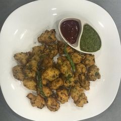 A picture of Mix dal pakoda.