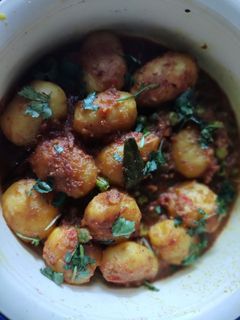 আলুর দম(aloor dum recipe in Bengali) রেসিপির প্রধান ছবি