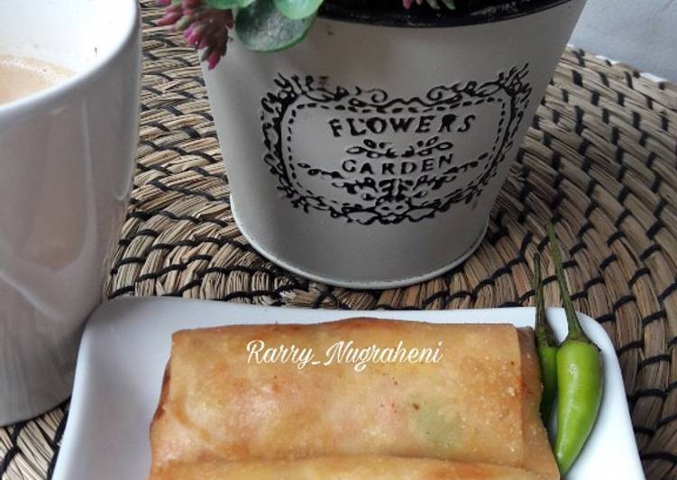 Lumpia isi Ayam dan Sayur