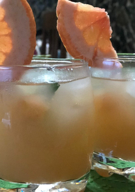 Una foto de Pisco pomelo