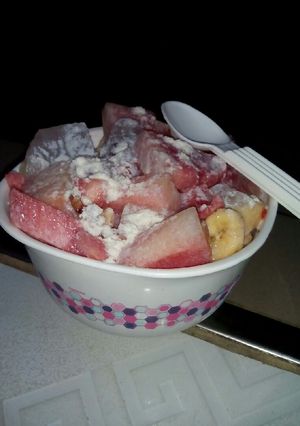 A picture of Creamy fruit salad.