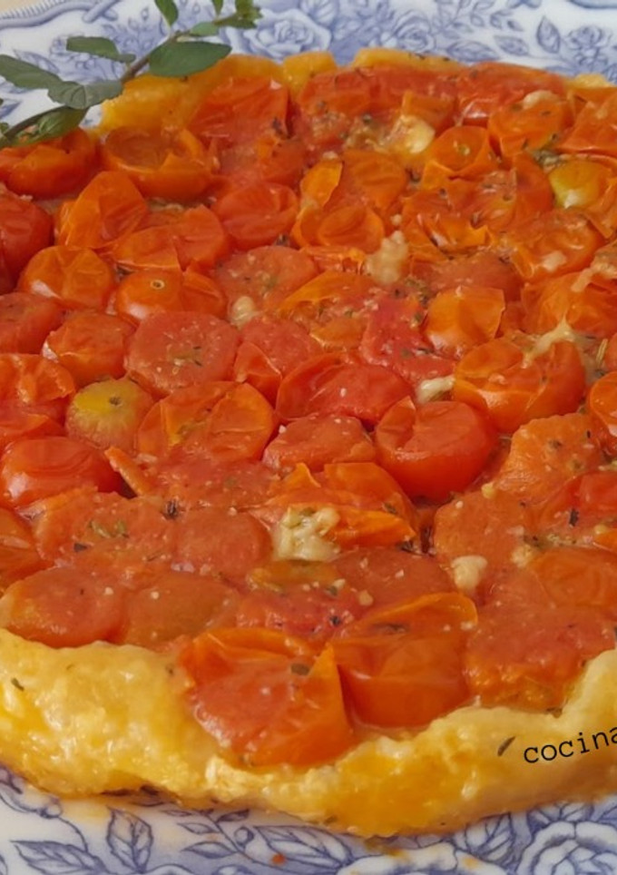 Una foto de Tatín de tomatitos cherry