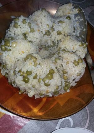 صورة لوصفة رز بالبازيلاء وبرش الجزر