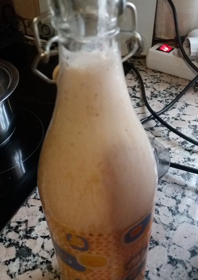 Una foto de Actimel casero de mermelada de fresa