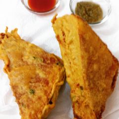 A picture of Bread Pakora.