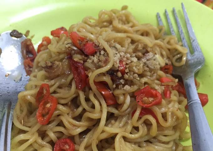 Mie goreng pedas simple