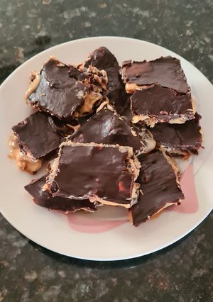 Foto principal de 216. Dátiles con chocolate y frutos secos