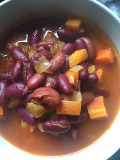 A picture of Kidney Beans with Carrots.