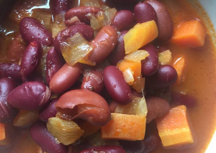 Simple Way to Make Ultimate Kidney Beans with Carrots