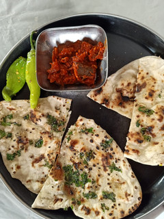 તંદુરી રોટી (Tandoori Roti Recipe In Gujarati) રેસીપી મુખ્ય ફોટો