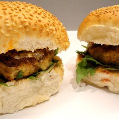 A picture of Chicken Burger.