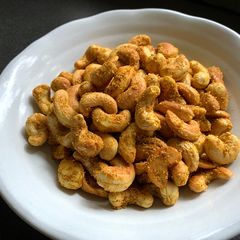 A picture of Curried Cashews.