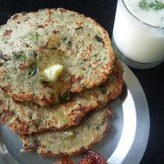 Moth-bajra-methi thalipith A picture of Moth-bajra-methi thalipith.