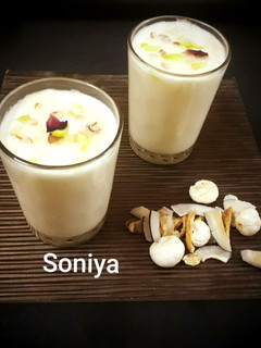 पंजाबी लस्सी (punjabi lassi recipe in hindi) रेसिपी मुख्य फोटो